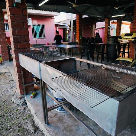 Huaqiao Home 侨之家免费供早餐free Breakfast Served Semporna Dış mekan fotoğraf